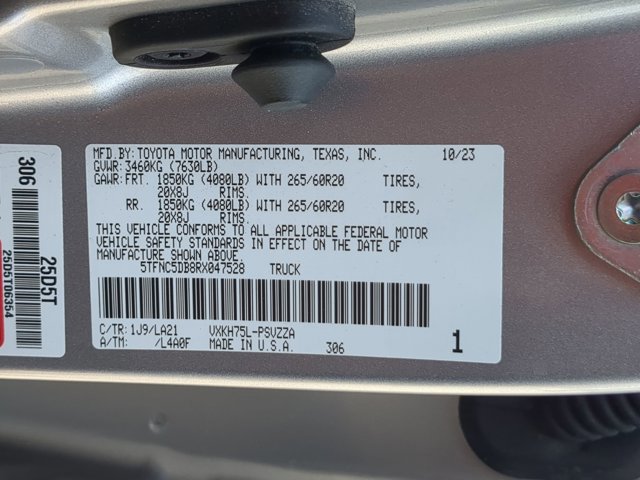 Used 2024 Toyota Tundra Platinum AWD/4WD image 38