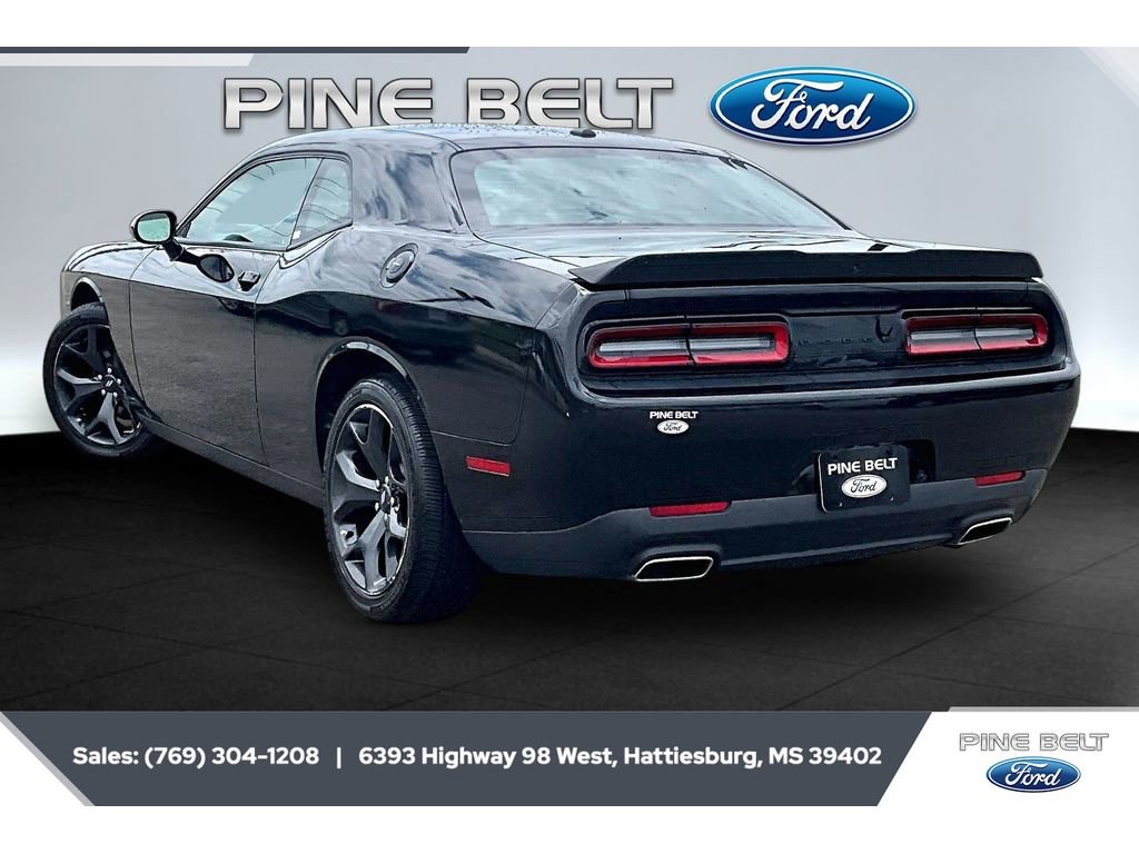 Used 2020 Dodge Challenger SXT w/ Blacktop Package RWD image 2