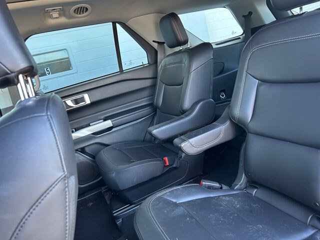 Certified 2023 Ford Explorer XLT w/ Equipment Group 202A AWD/4WD image 9