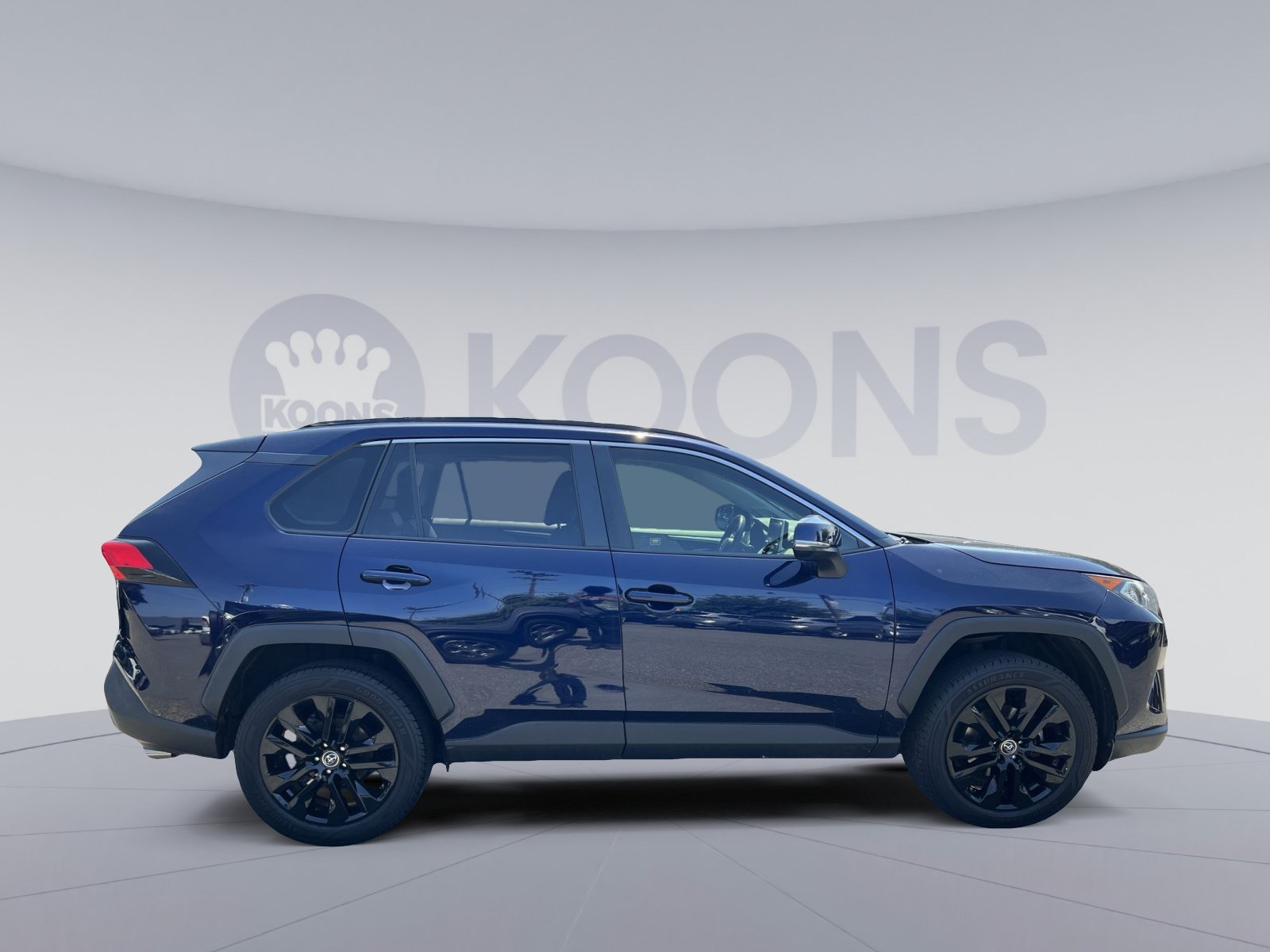 Used 2019 Toyota RAV4 XLE Premium FWD image 12