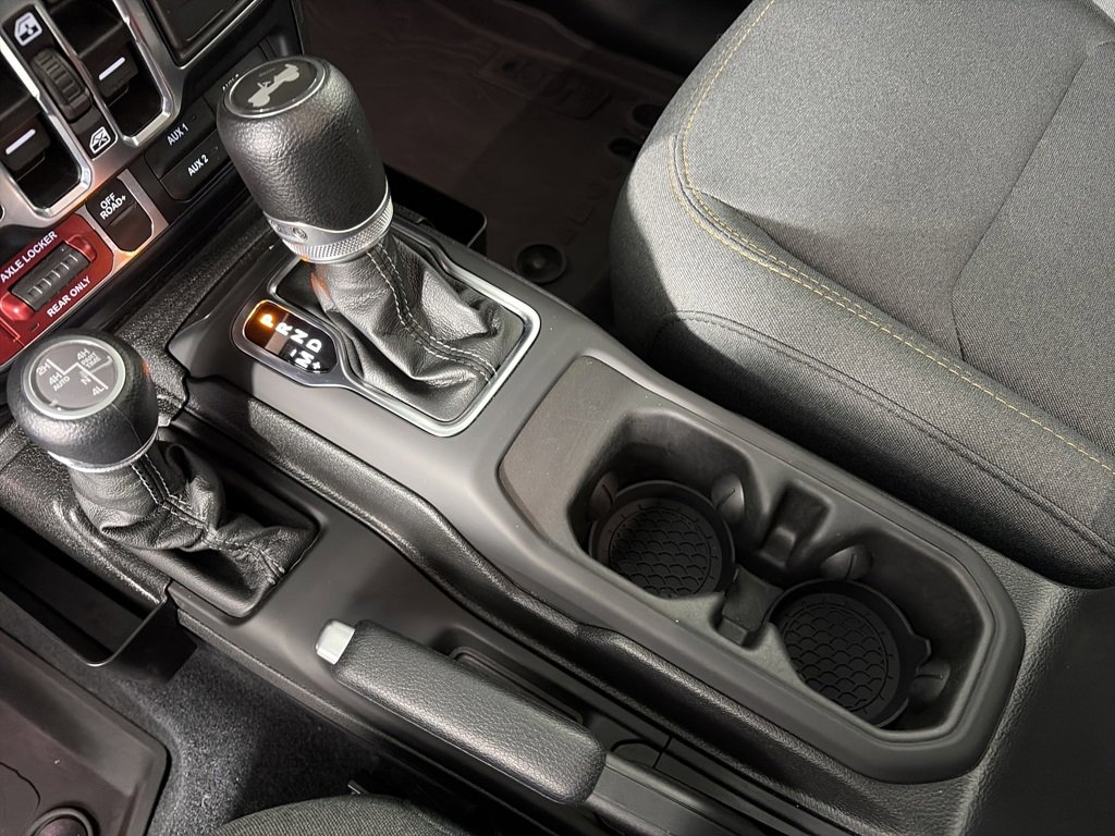 Used 2024 Jeep Wrangler Unlimited image 23