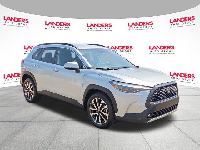 Used 2024 Toyota Corolla Cross XLE FWD image 1