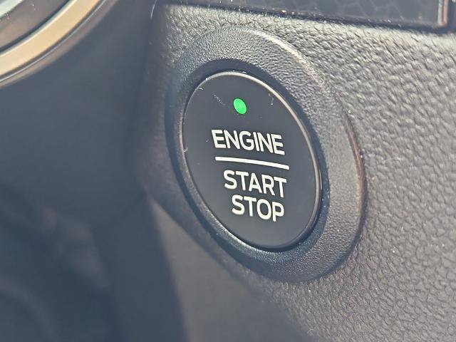 Certified 2022 Ford Escape SEL w/ SEL Stealth AWD Package image 22