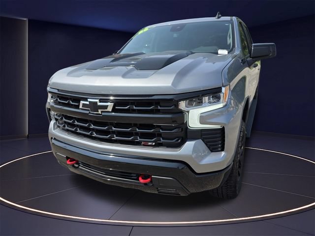 Used 2026 Chevrolet Silverado 1500 LT Trail Boss w/ LPO, Dark Essentials Package AWD/4WD image 8