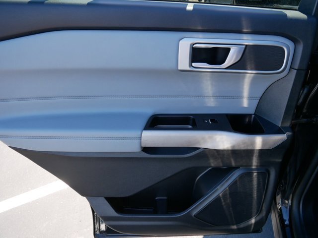 Certified 2022 Ford Explorer XLT w/ Equipment Group 202A AWD/4WD image 14