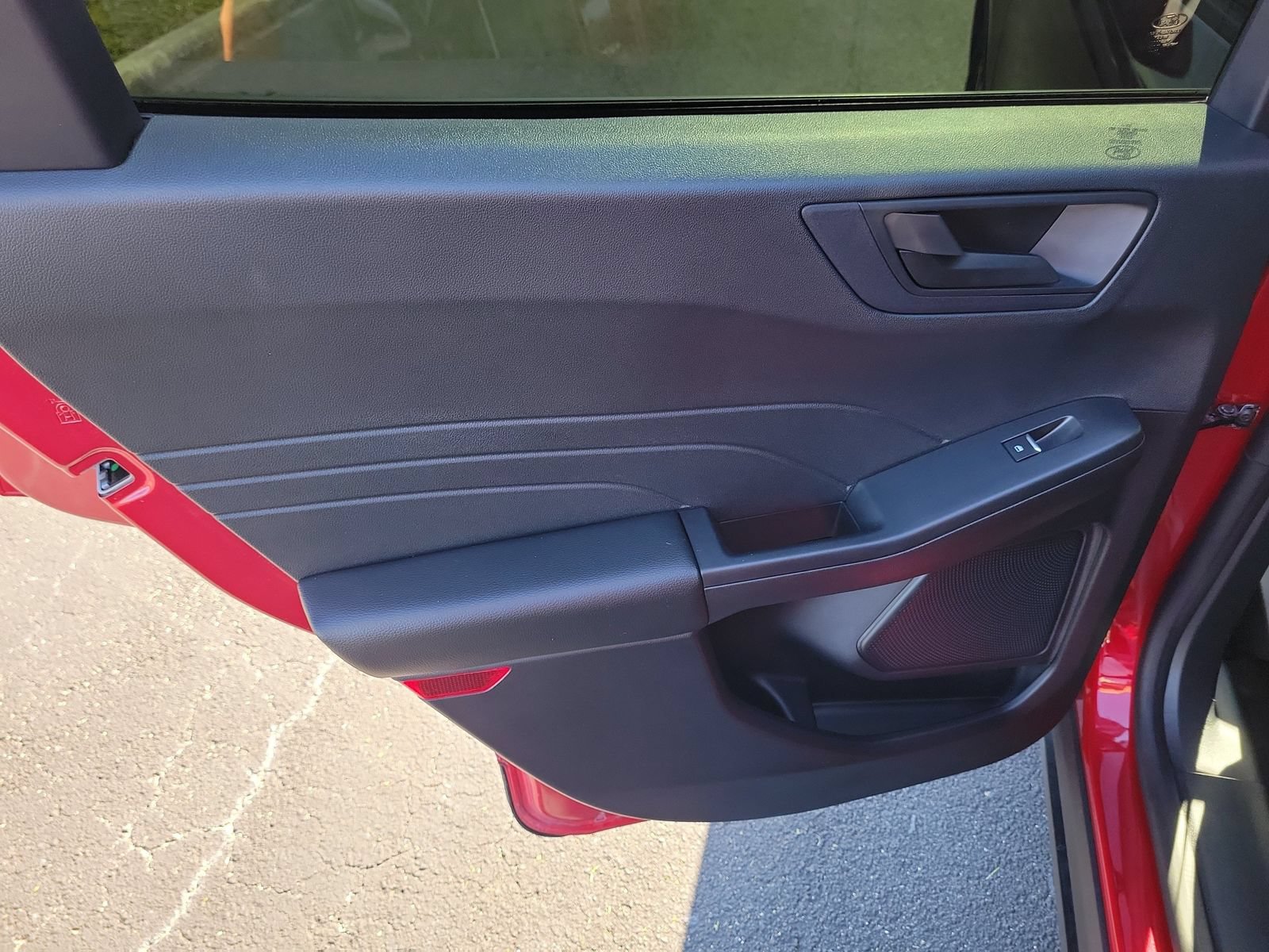 Certified 2022 Ford Escape SE w/ SE Sport Appearance Package FWD image 9