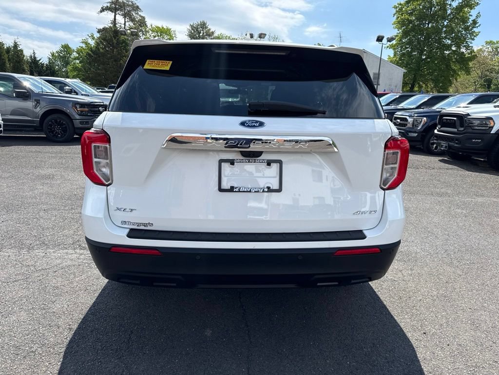 Certified 2023 Ford Explorer XLT AWD/4WD image 3
