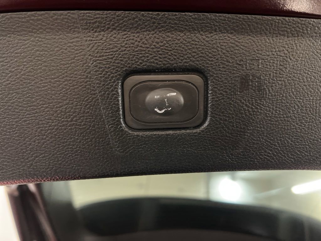 Certified 2019 Ford Edge Titanium w/ Cold Weather Package FWD image 36