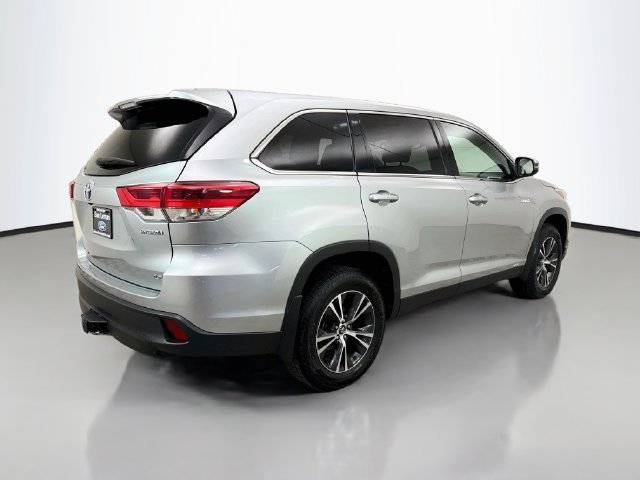 Used 2019 Toyota Highlander LE AWD/4WD image 7