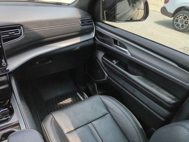 Used 2024 Jeep Wagoneer Series II w/ Convenience Group I AWD/4WD image 21