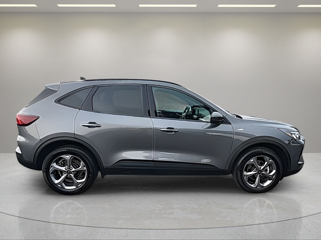 Certified 2025 Ford Escape ST-Line Select AWD/4WD image 9