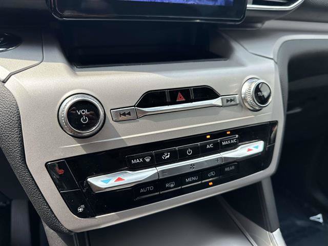 Certified 2023 Ford Explorer XLT w/ Equipment Group 202A AWD/4WD image 20
