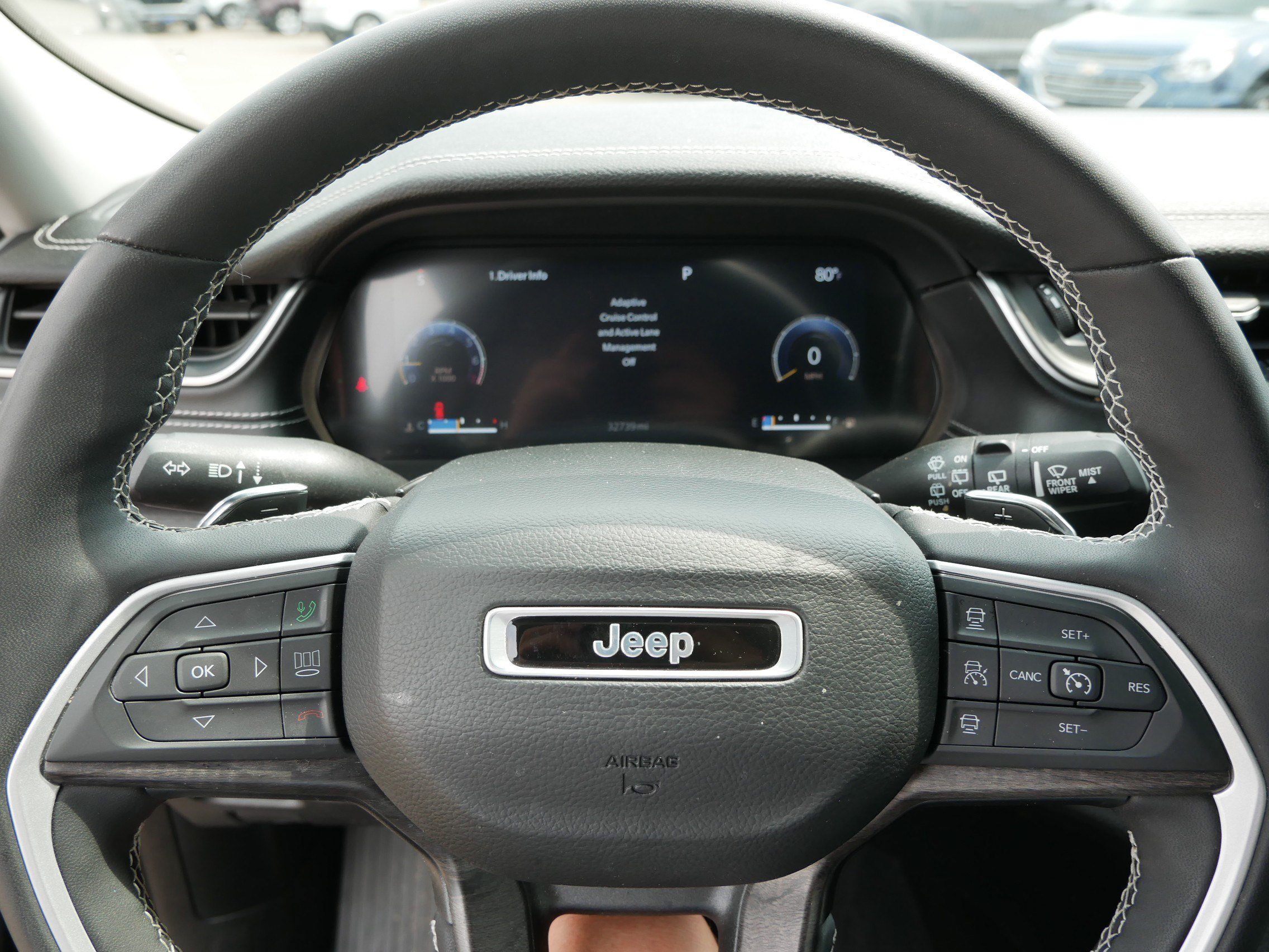 Used 2023 Jeep Grand Cherokee L Limited AWD/4WD image 25