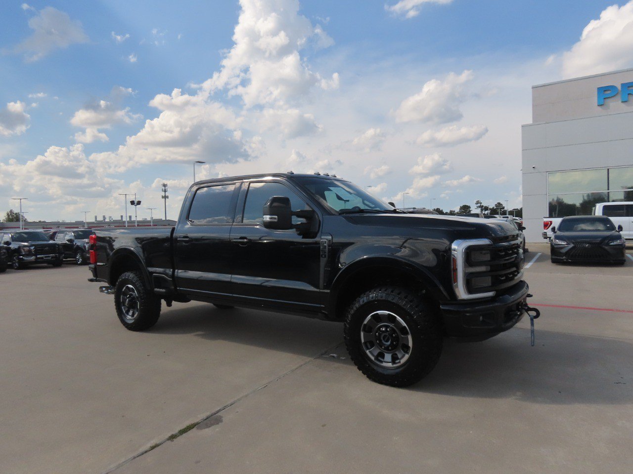 Certified 2024 Ford F350 Platinum w/ Tremor Off-Road Package AWD/4WD image 6