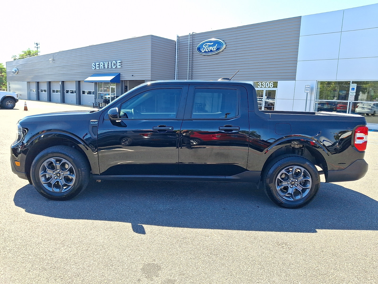 Certified 2025 Ford Maverick XLT w/ XLT Luxury Package AWD/4WD image 6