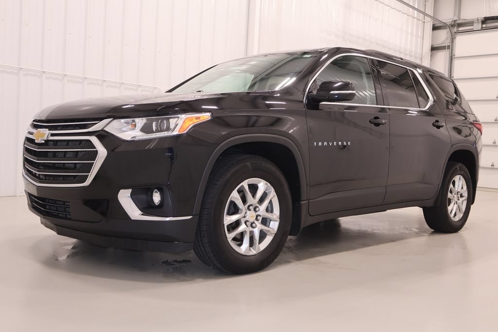 Used 2020 Chevrolet Traverse LT w/ LPO, Floor Liner Package AWD/4WD image 6