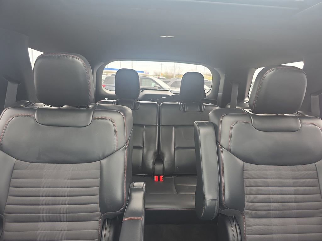 Certified 2025 Ford Explorer ST-Line w/ Premium Package image 39