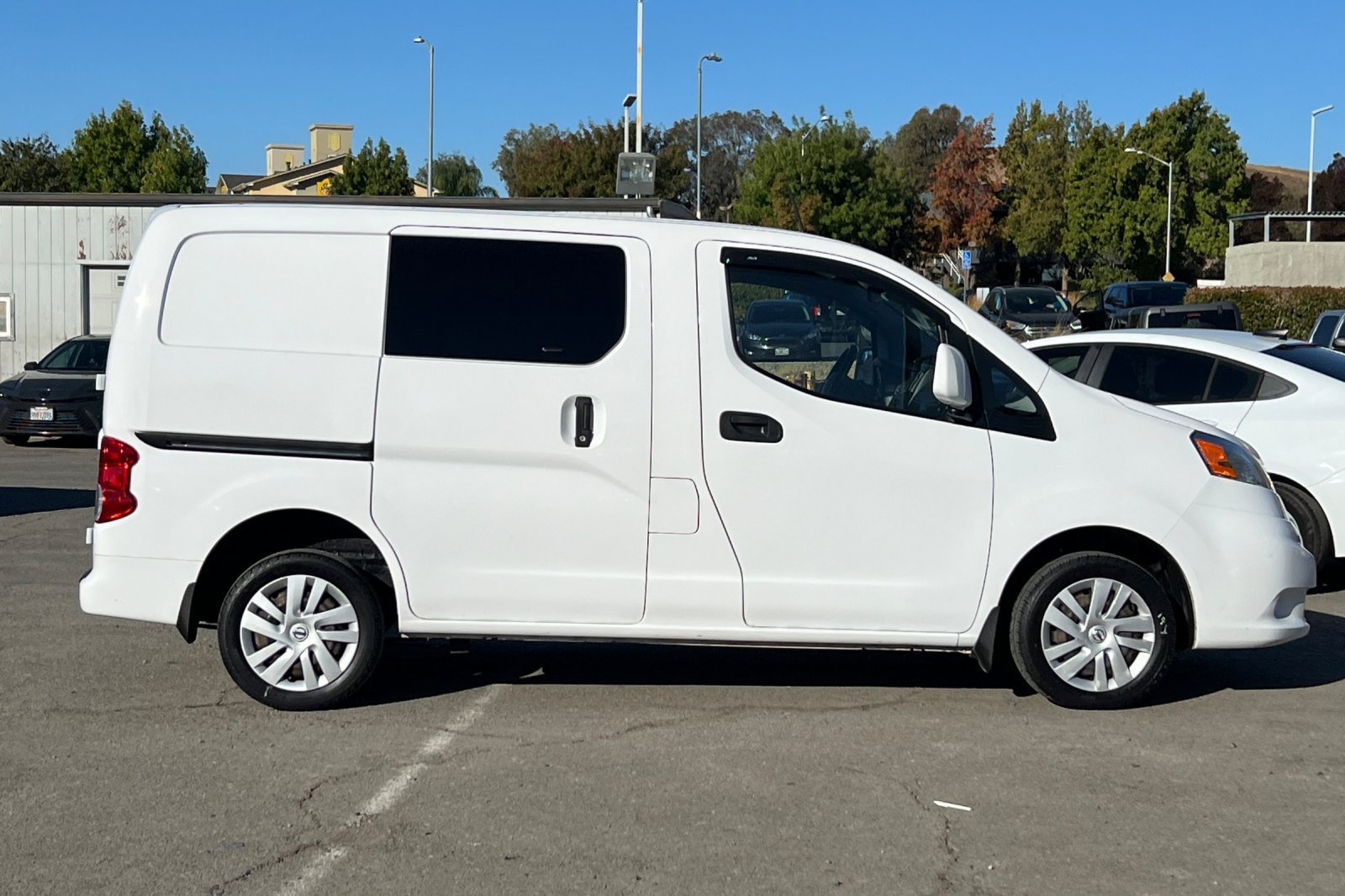 Used 2018 Nissan NV200 SV w/ Navigation Package FWD image 3