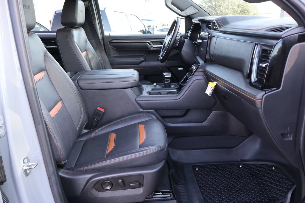 Used 2024 GMC Sierra 1500 AT4 w/ Technology Package AWD/4WD image 24