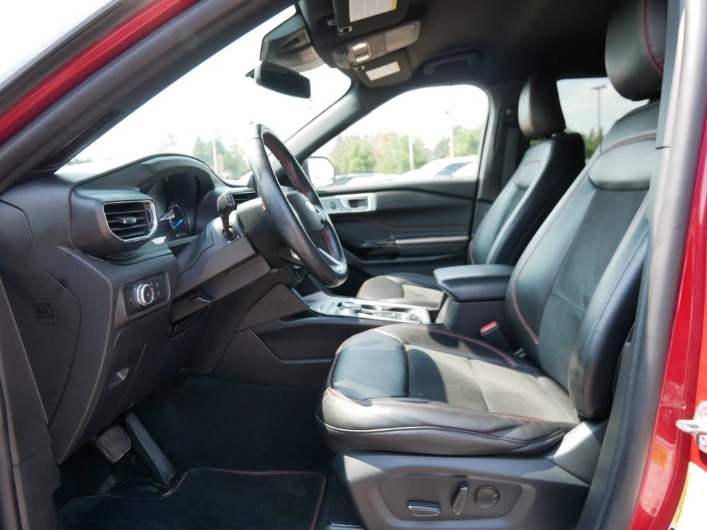 Certified 2022 Ford Explorer ST-Line AWD/4WD image 9