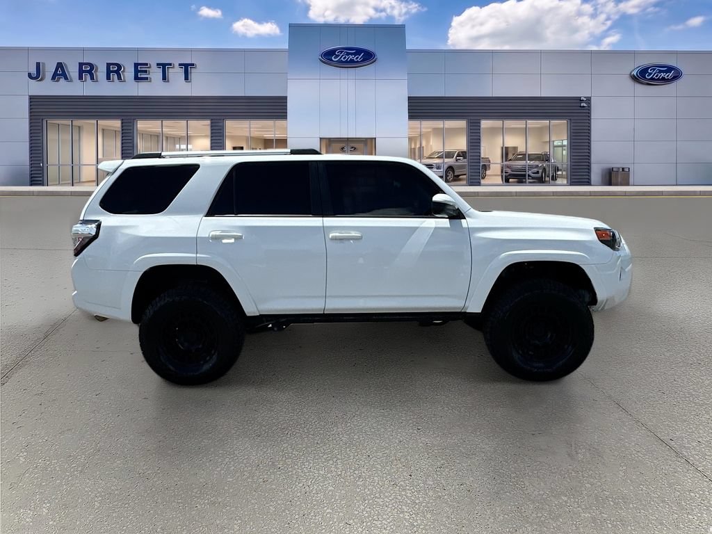Used 2024 Toyota 4Runner SR5 AWD/4WD image 8