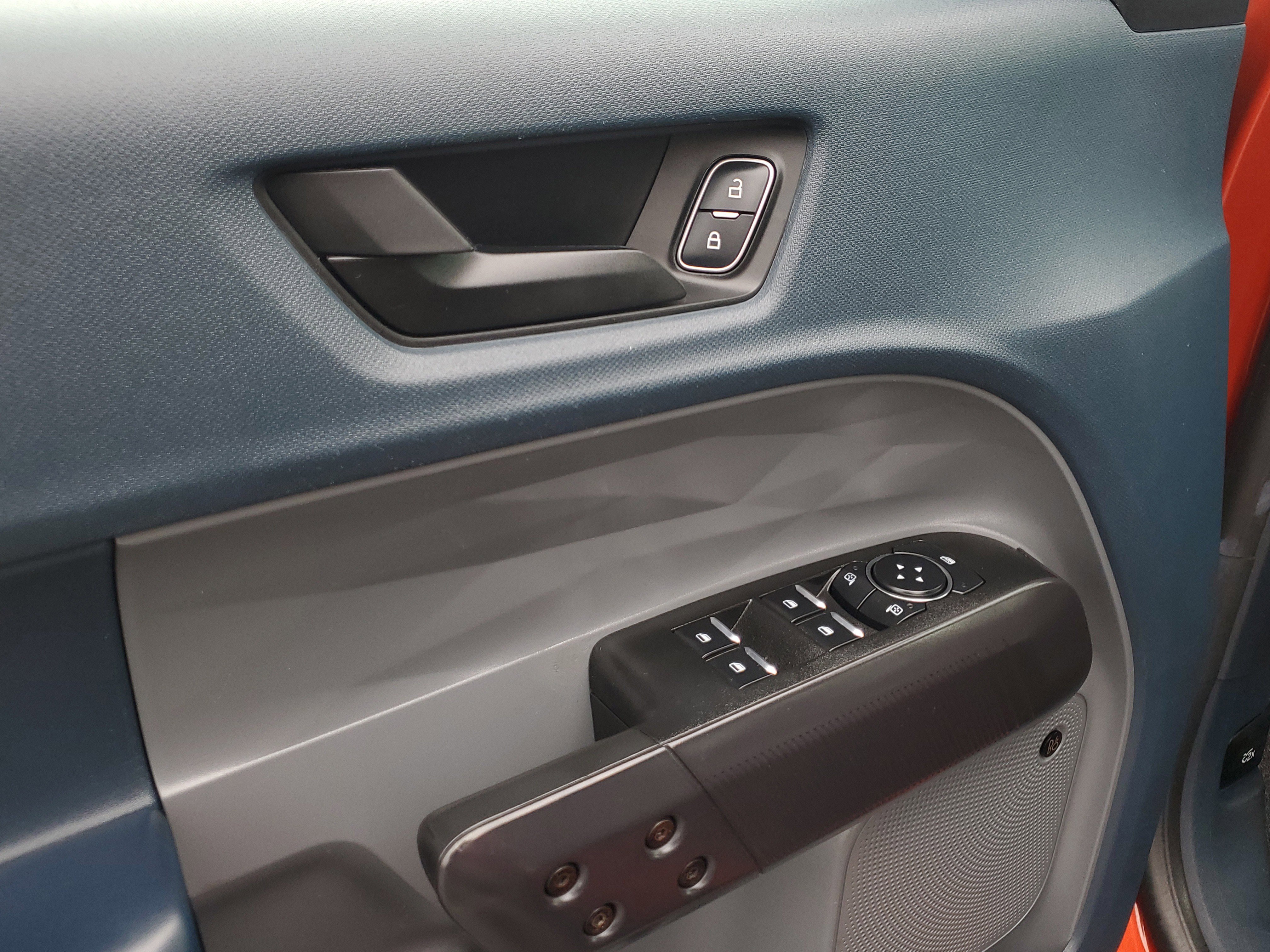 Certified 2024 Ford Maverick Lariat w/ Black Appearance Package image 18