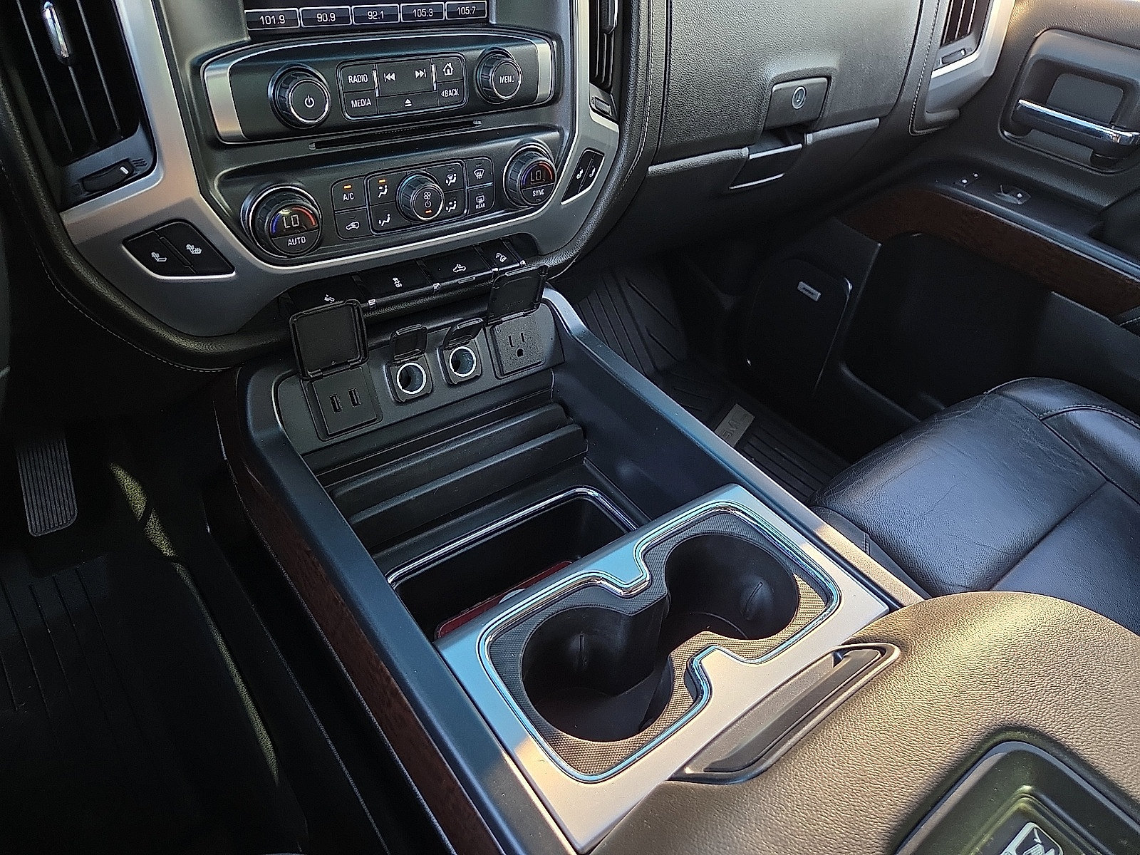 Used 2018 GMC Sierra 1500 SLT w/ SLT Premium Package AWD/4WD image 25