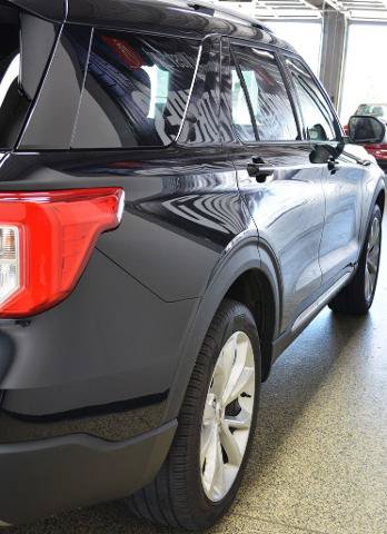 Certified 2024 Ford Explorer Platinum w/ Technology Package AWD/4WD image 6