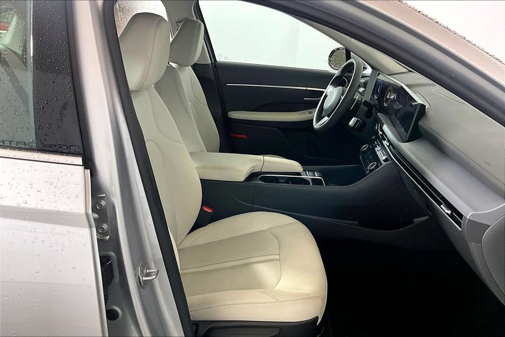 Used 2025 Hyundai Sonata SEL FWD image 6