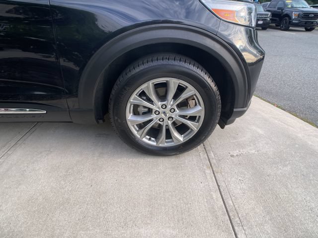 Certified 2021 Ford Explorer XLT w/ Equipment Group 202A AWD/4WD image 9