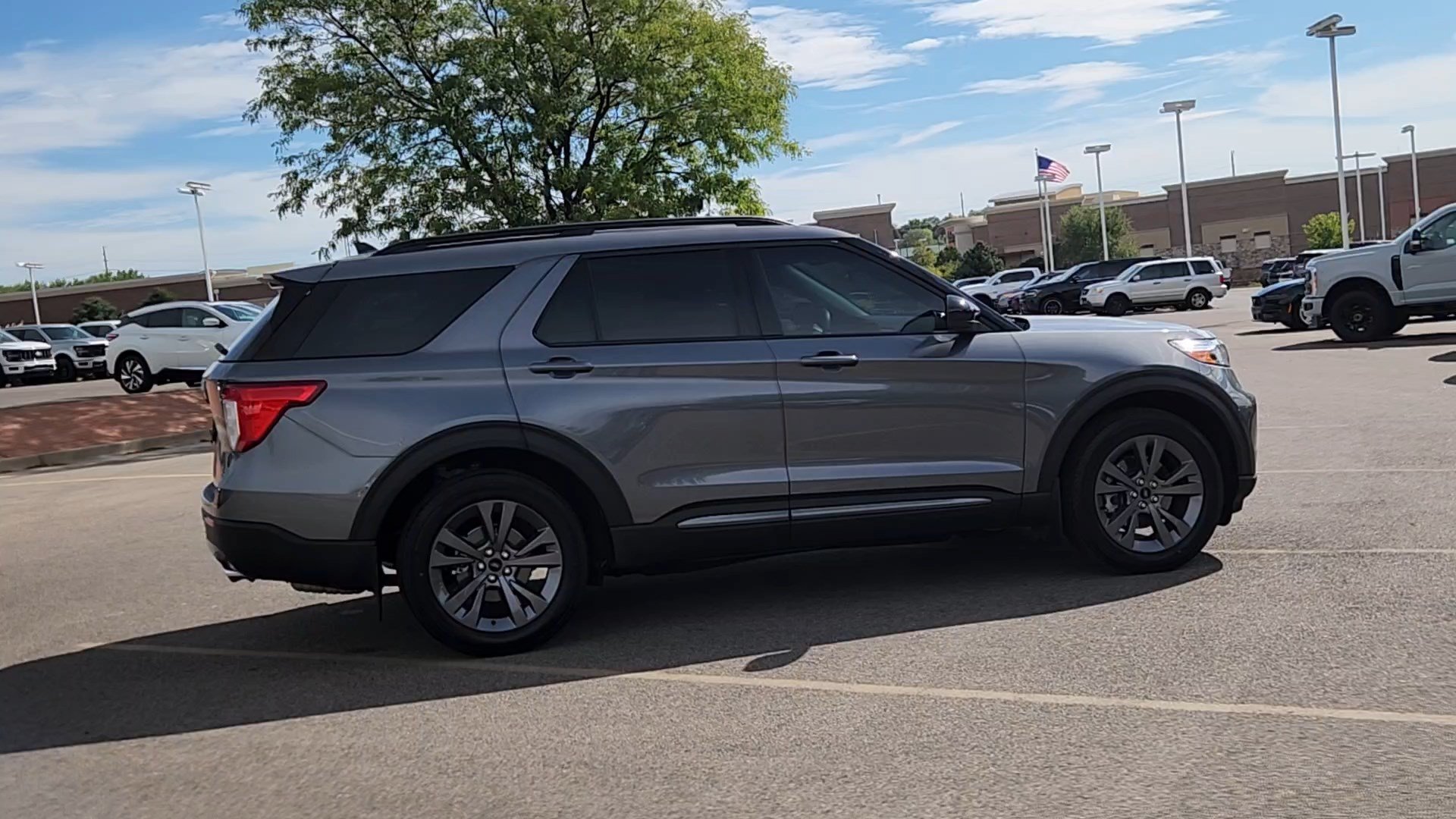 Certified 2024 Ford Explorer XLT w/ Equipment Group 202A AWD/4WD image 12