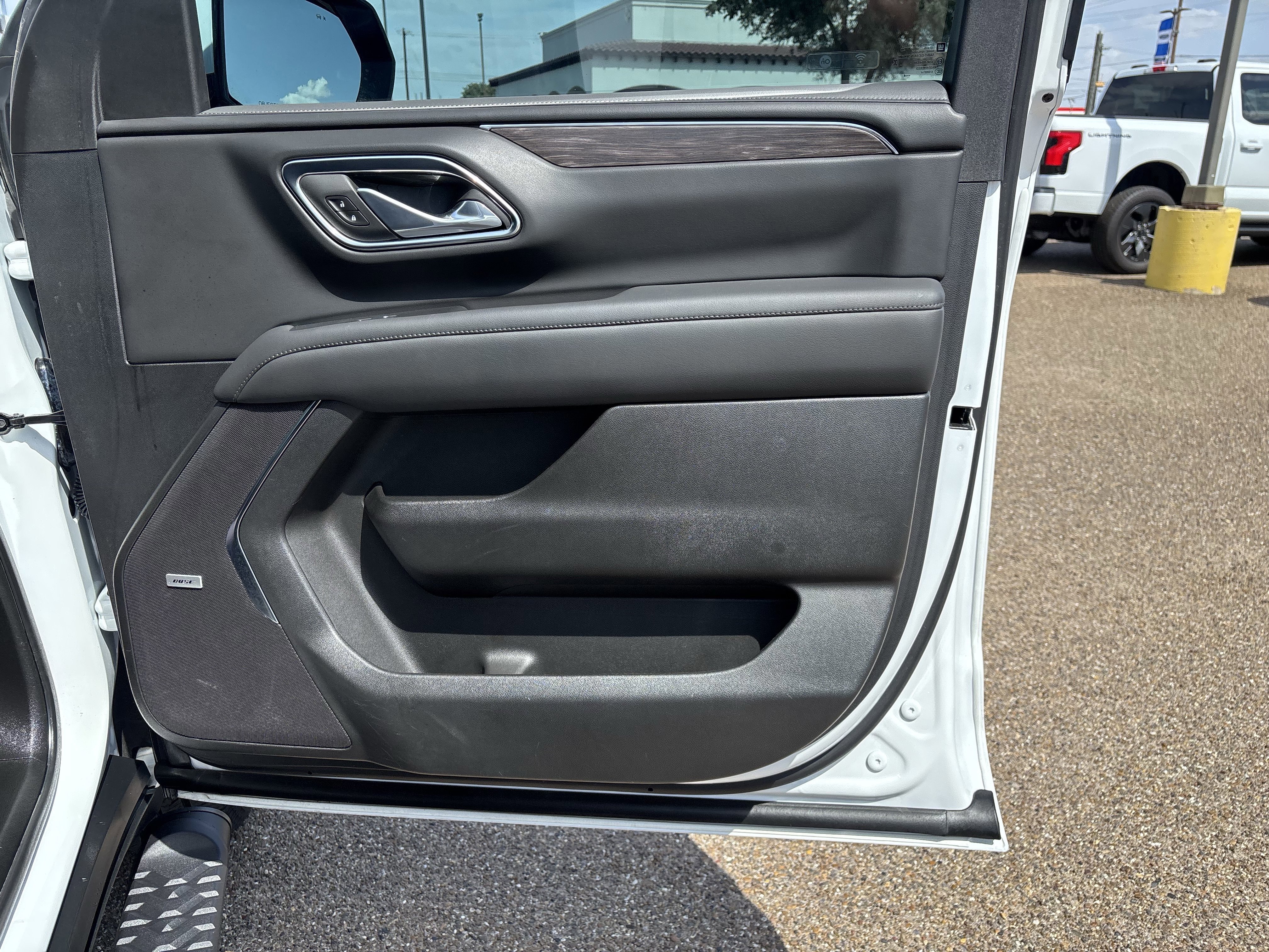 Used 2024 Chevrolet Tahoe Z71 w/ Luxury Package image 26