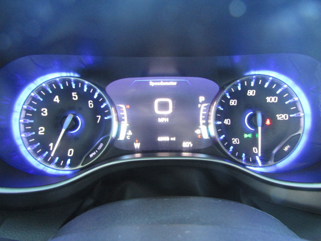 Used 2023 Chrysler Pacifica Touring-L FWD image 26