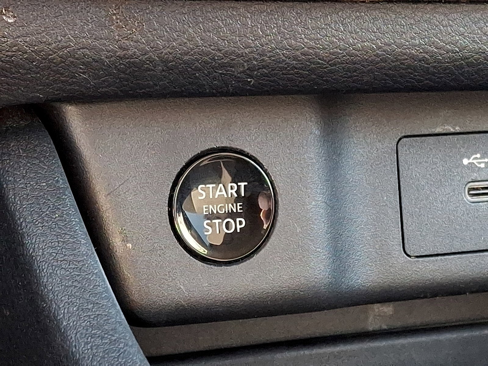 Used 2024 Nissan Rogue SV AWD/4WD image 23