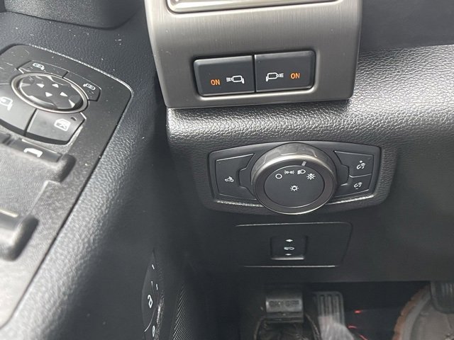 Certified 2017 Ford F150 Raptor w/ Equipment Group 802A Luxury image 22