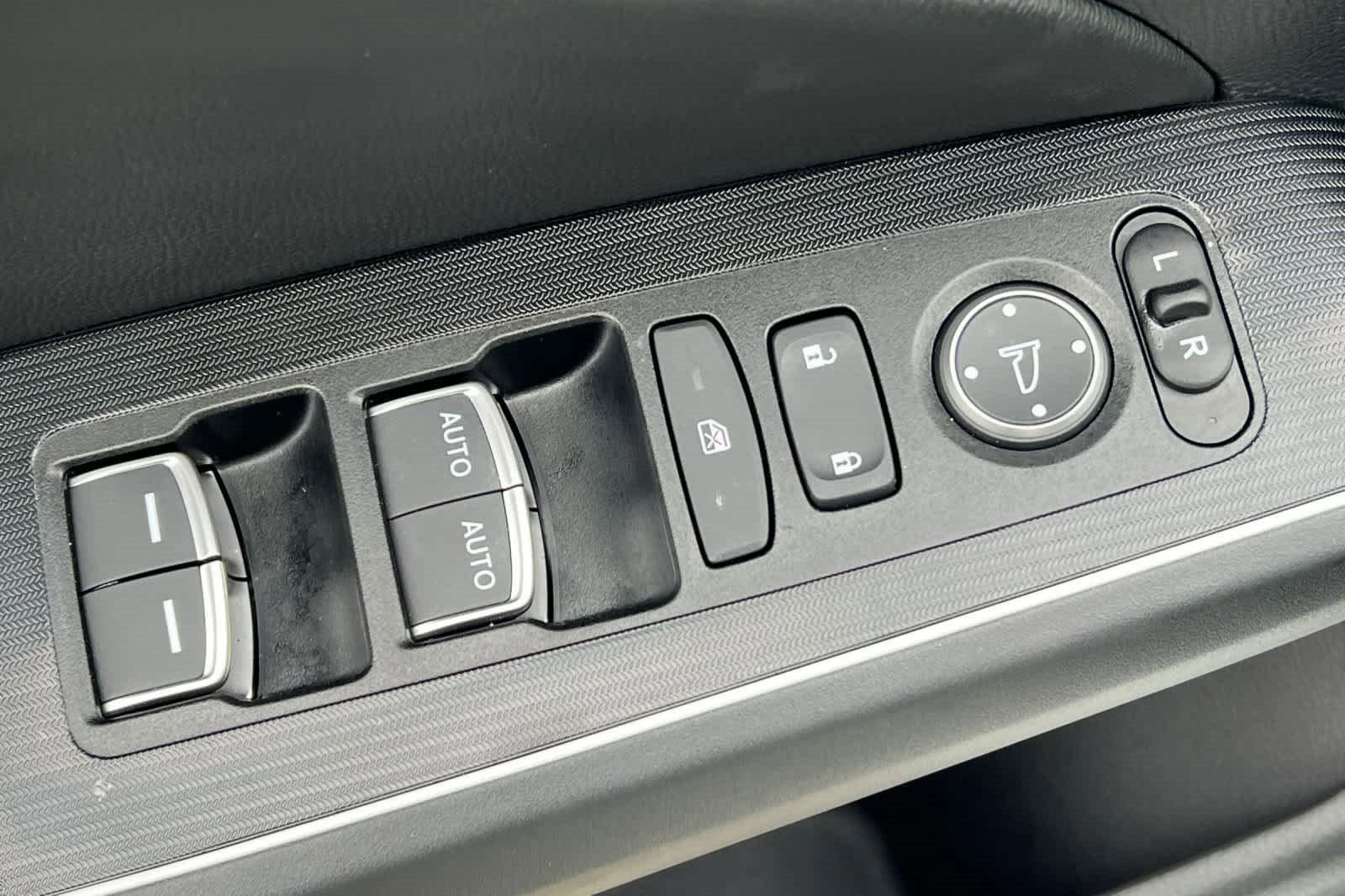 Used 2025 Honda Civic Sport image 13