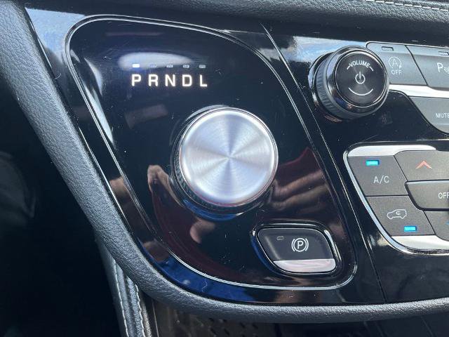 Used 2025 Chrysler Pacifica Limited FWD image 39