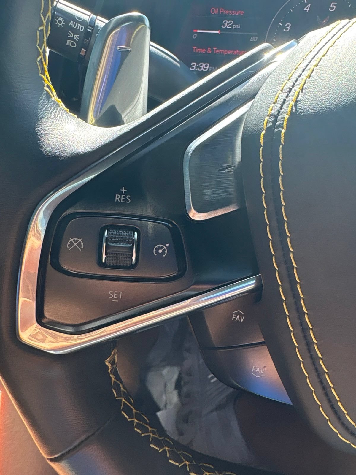Used 2021 Chevrolet Corvette Stingray Premium Conv w/ Z51 Performance Package RWD image 19