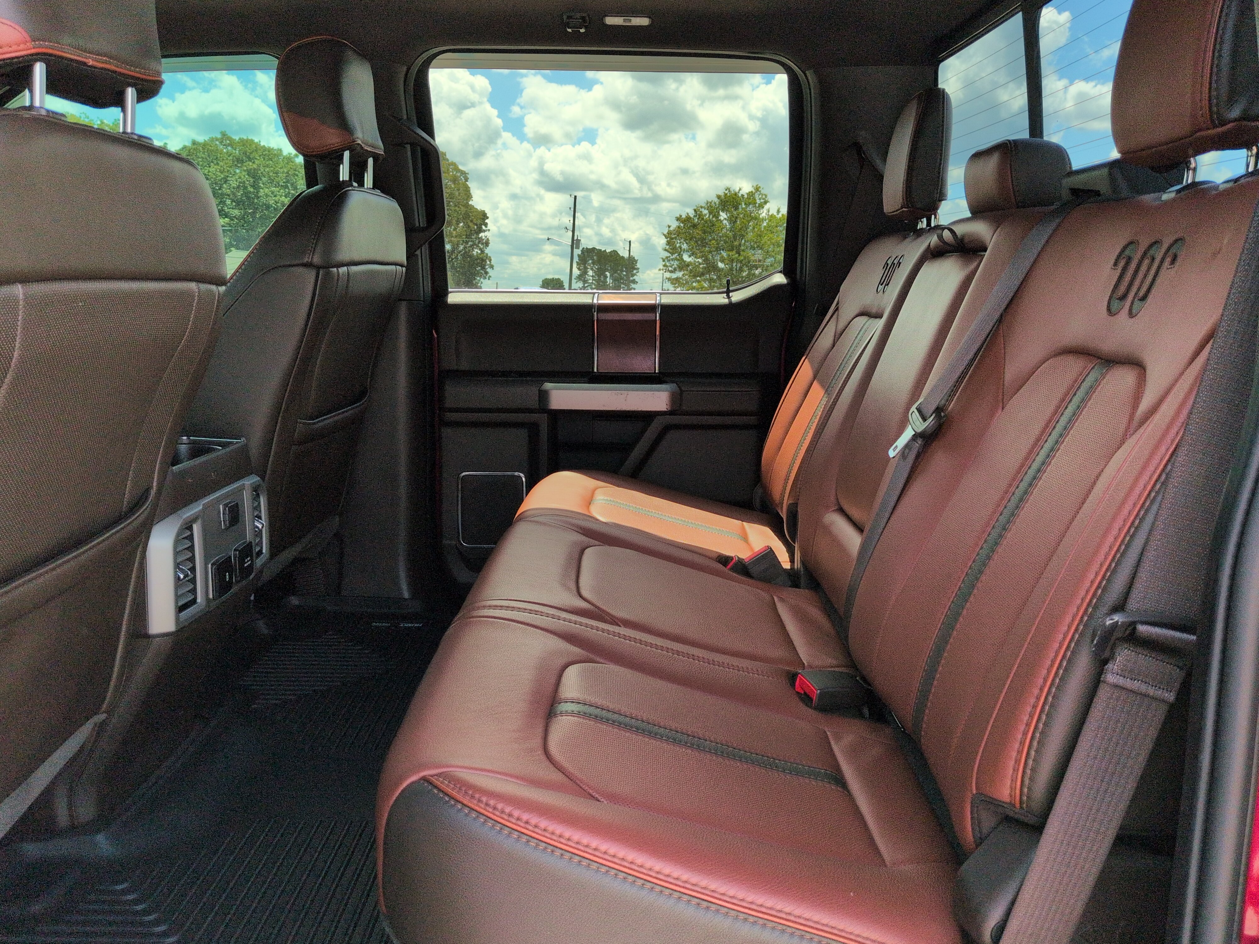 Certified 2019 Ford F250 King Ranch w/ King Ranch Ultimate Package AWD/4WD image 12