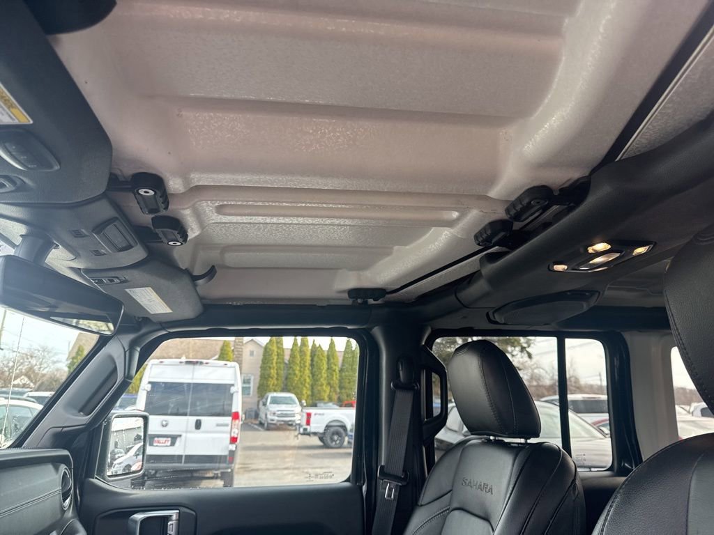 Used 2023 Jeep Wrangler Unlimited Sahara w/ Cold Weather Group image 17