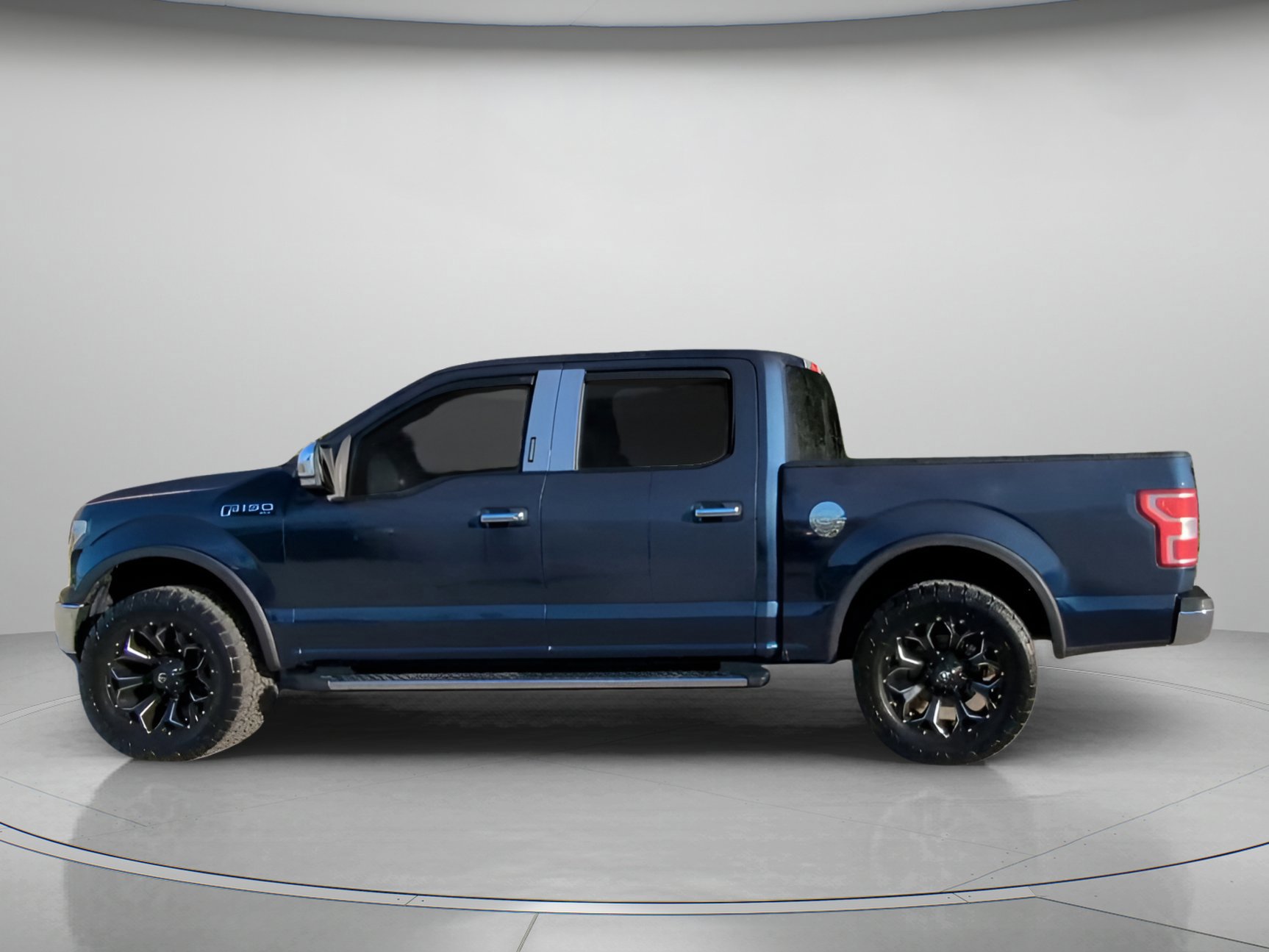 Certified 2019 Ford F150 XLT w/ Equipment Group 302A Luxury image 10