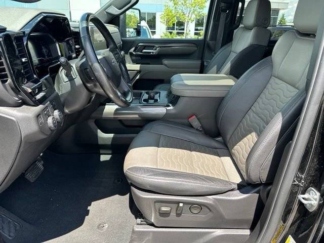 Used 2024 Chevrolet Silverado 2500 ZR2 w/ Technology Package AWD/4WD image 14