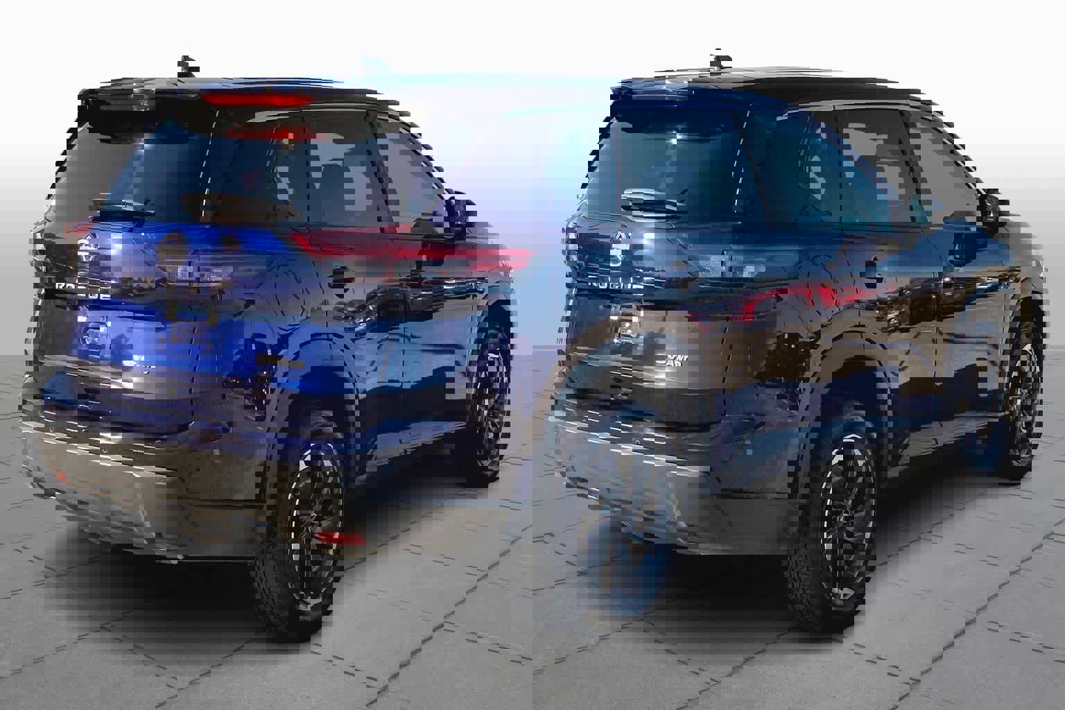 Used 2024 Nissan Rogue SV image 12