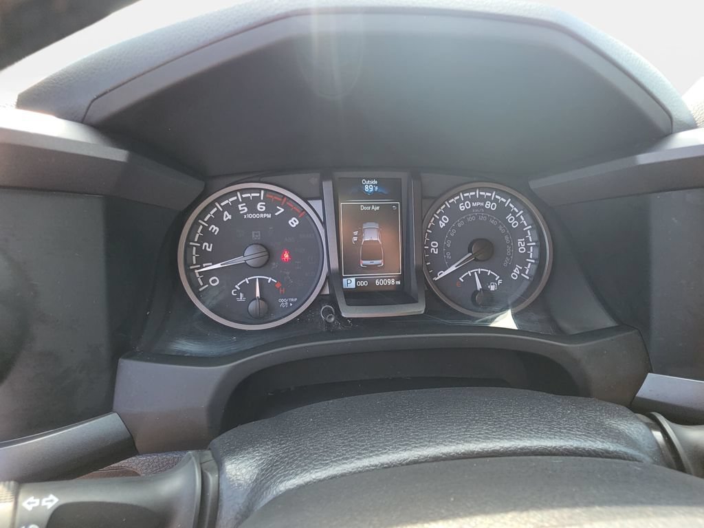 Used 2022 Toyota Tacoma TRD Off-Road AWD/4WD image 15