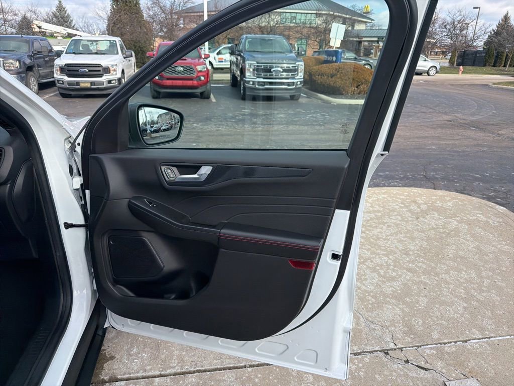 Certified 2023 Ford Escape ST-Line w/ Tech Pack #1 image 31