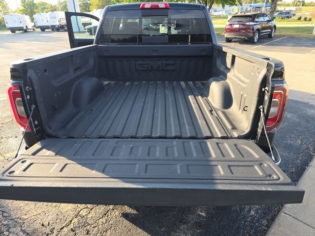 Used 2017 GMC Sierra 1500 SLT image 23
