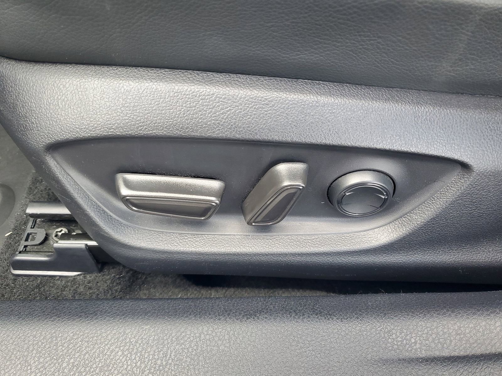 Used 2023 Toyota Camry SE FWD image 18