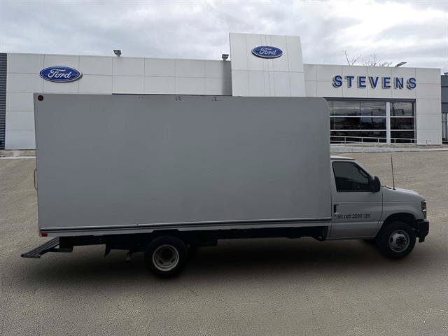 Certified 2024 Ford E-450 and Econoline 450 Super Duty w/ Power Windows & Locks Group RWD image 33