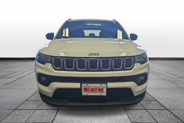 Used 2024 Jeep Compass Latitude AWD/4WD image 2