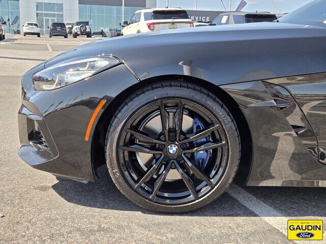 Used 2021 BMW Z4 M40i w/ Shadowloine Package RWD image 10
